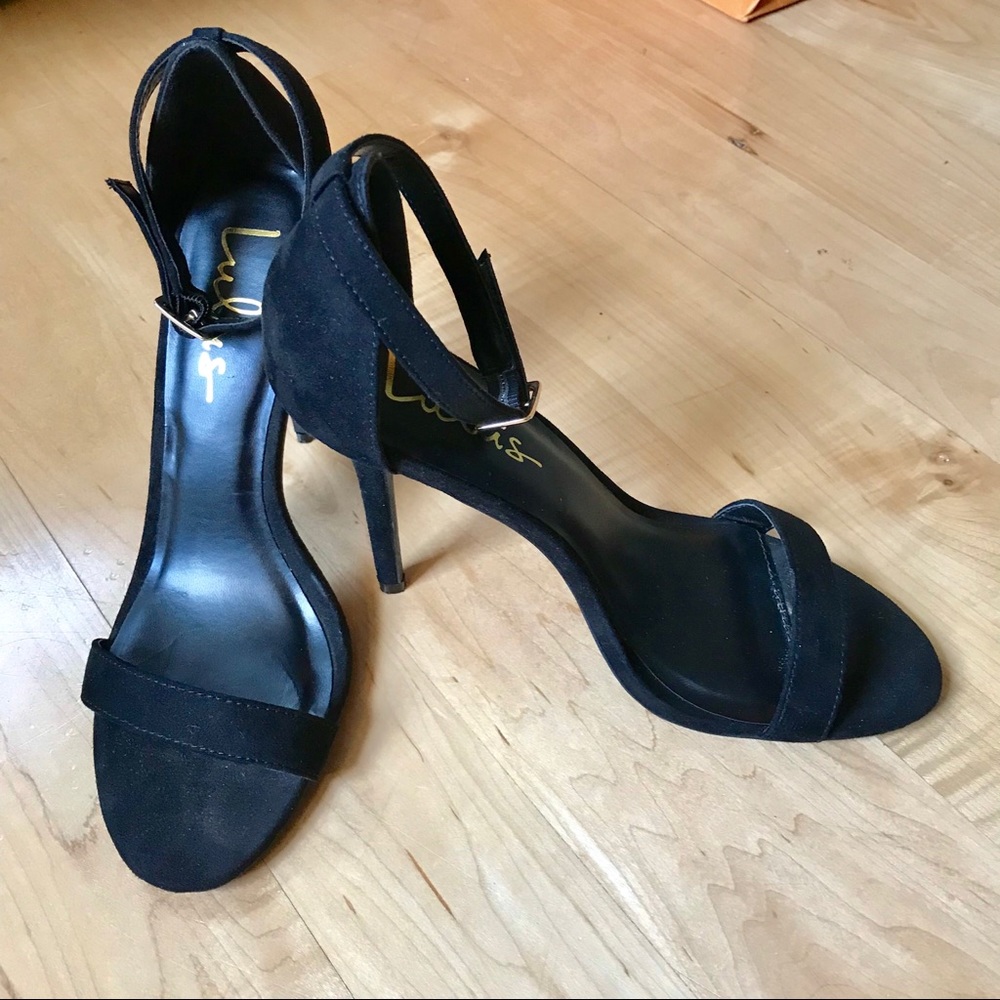 Lulu’s ankle strap heel